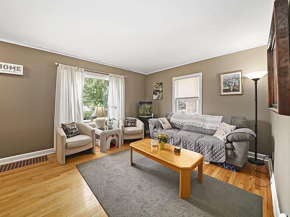 4th image of 10053 S Trumbull Ave