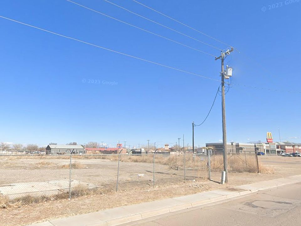 1st image of 800 W Picard Ave