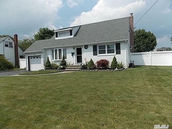 3rd image of 753 Pine Ave