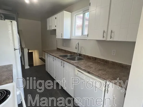 238 Spencleys Ln Unit 4, Peterborough, ON K9H 1R9