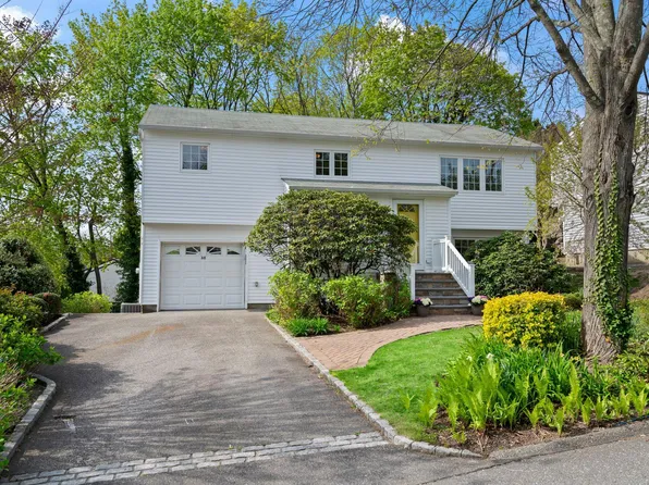 60 Monroe Street, Northport, NY 11768