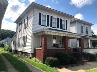 536 E 1st St, Uhrichsville, OH