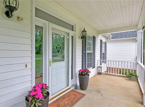 2nd image of 109 Kingfisher Dr
