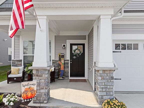 3rd image of 107 Hovden Dr