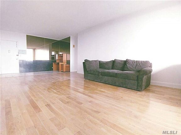 3rd image of 2 Bay Club Dr Ph J