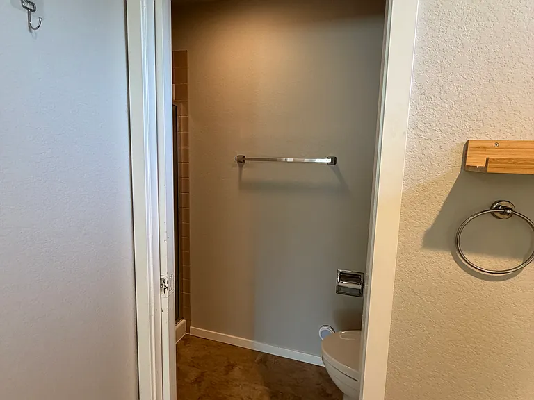 280 NW Holly St #6 — Photo 114