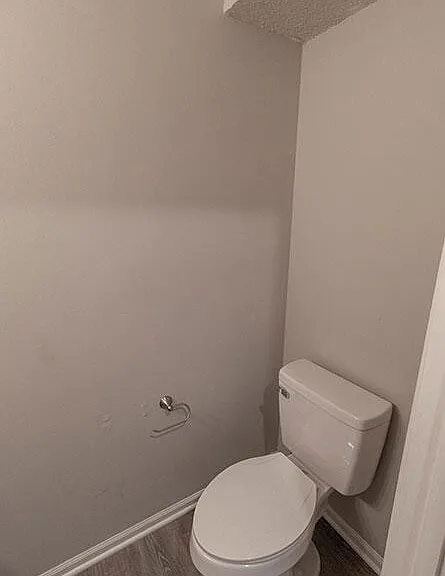 1913 Greenleaves Ct — Photo 16