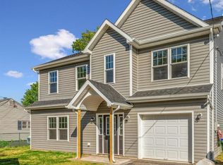 32 Crescent Rd, Edison, NJ 08817