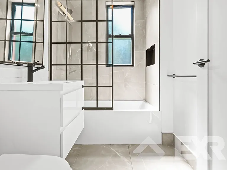 260 Water St #2P — Photo 8