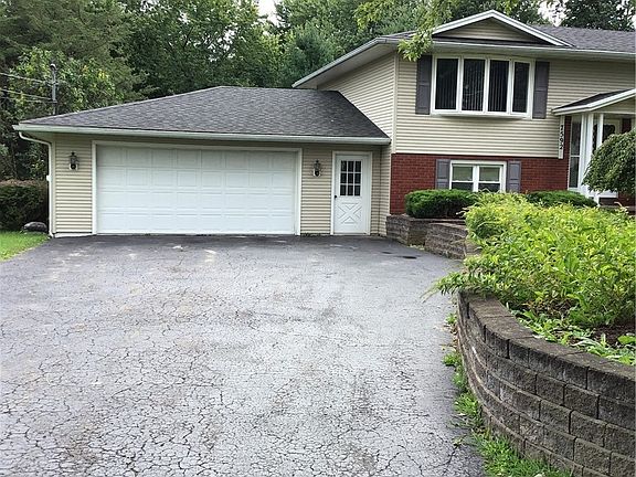 3rd image of 7592 Salmon Creek Rd