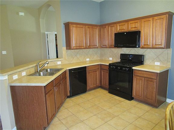 3rd image of 117 Firwood S