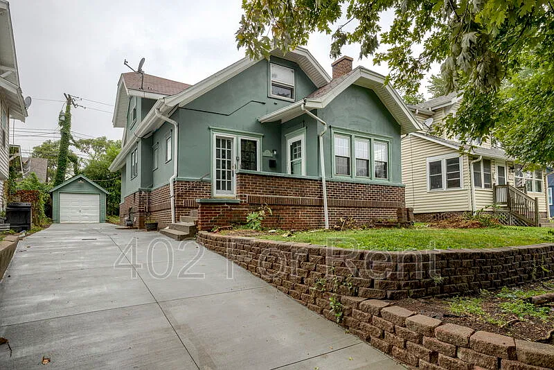 2516 N 48th St