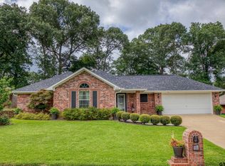 202 Homestead Dr, Palestine, TX 75801