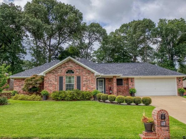 202 Homestead Dr, Palestine, TX 75801