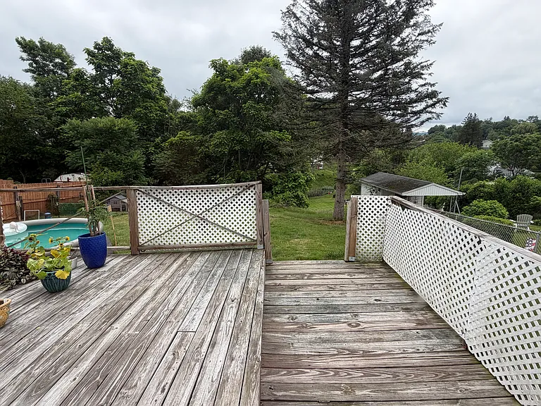 222 Honey Pot St — Photo 11