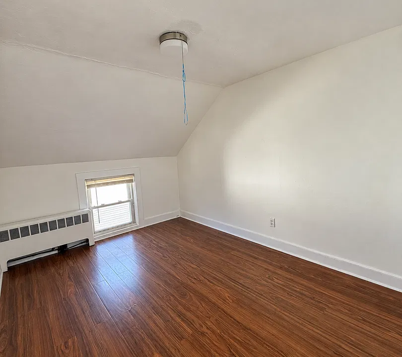 27 Davis St #1