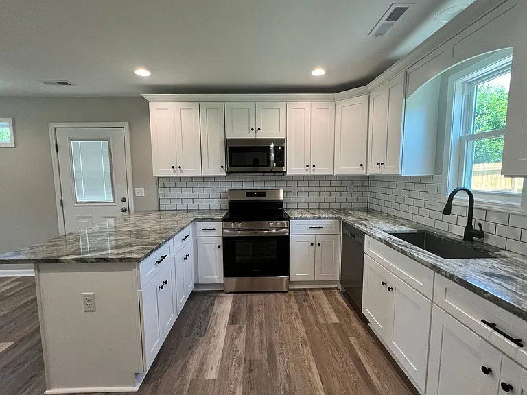 703 Bibb St NE — Photo 12