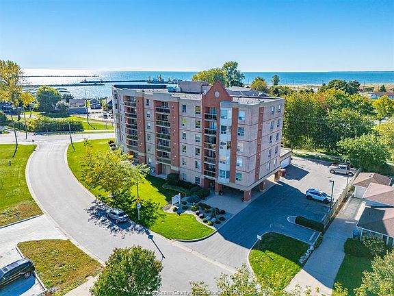 2nd image of 99 Robson Rd #404
