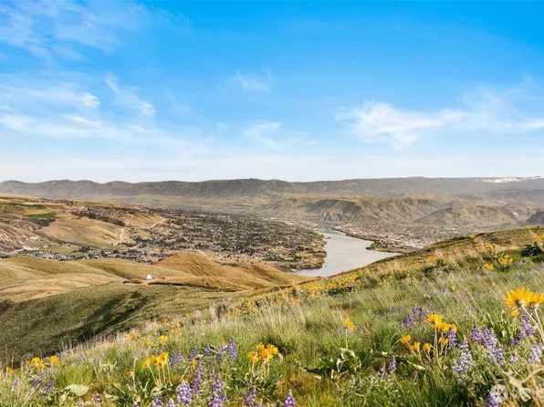 6894 Burch Mountain Road, Wenatchee, WA 98801