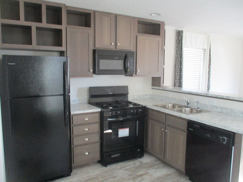 1st image of 2 Willow Dr #7O37KF