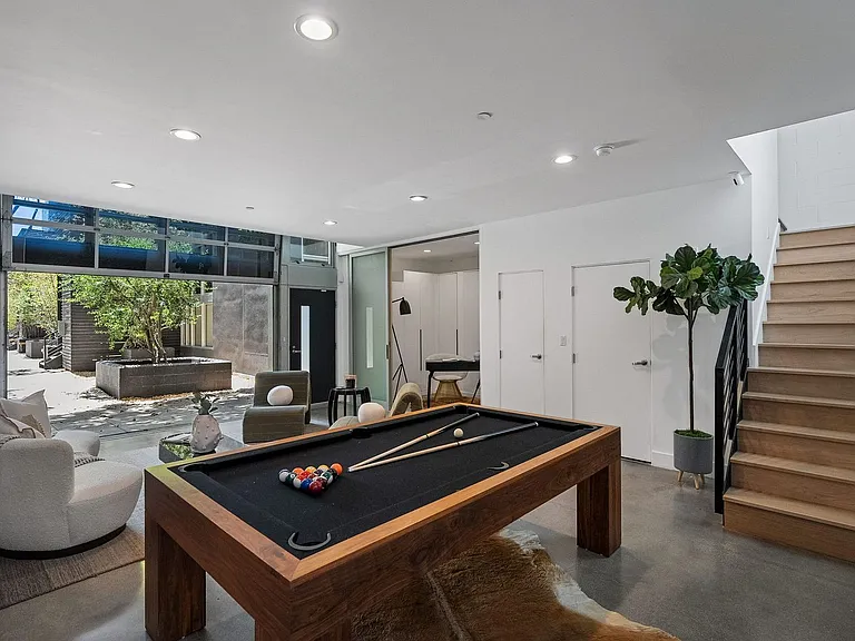 1037 N Laurel Ave #19C — Photo 19