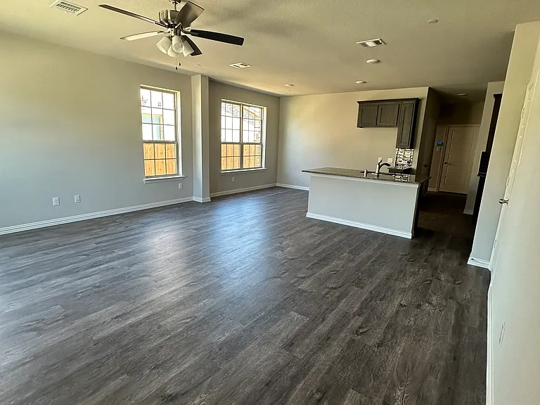 3133 Solana Cir #3133 — Photo 2