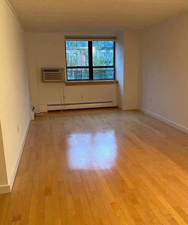 1st image of 220 Madison Ave #4S