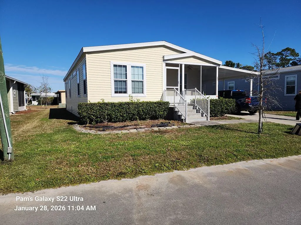 3 bed, 2.0 bath, 1393 sqft, $1,399 — Photo 2
