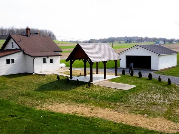 13239 Navarre Rd SW, Beach City, OH 44608