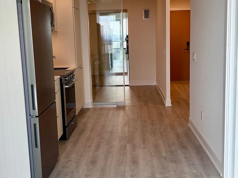60 Central Park Dr #1502 — Photo 4