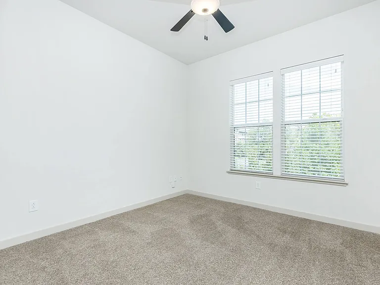 1810 Belcourt — Photo 16