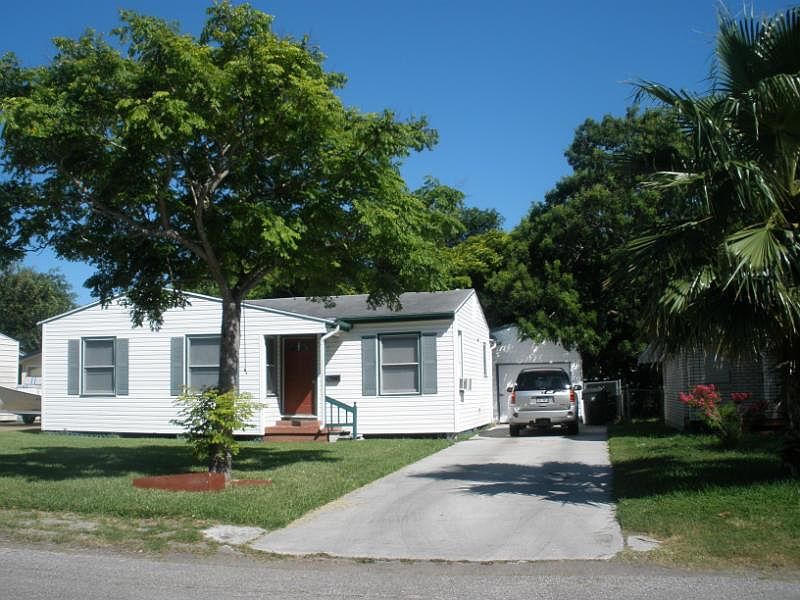 1st image of 334 Angelo Dr