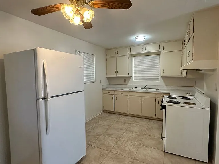 2137 Belvedere Maintenance — Photo 4