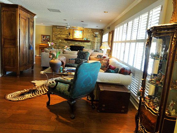 4th image of 2213 Humble Ave
