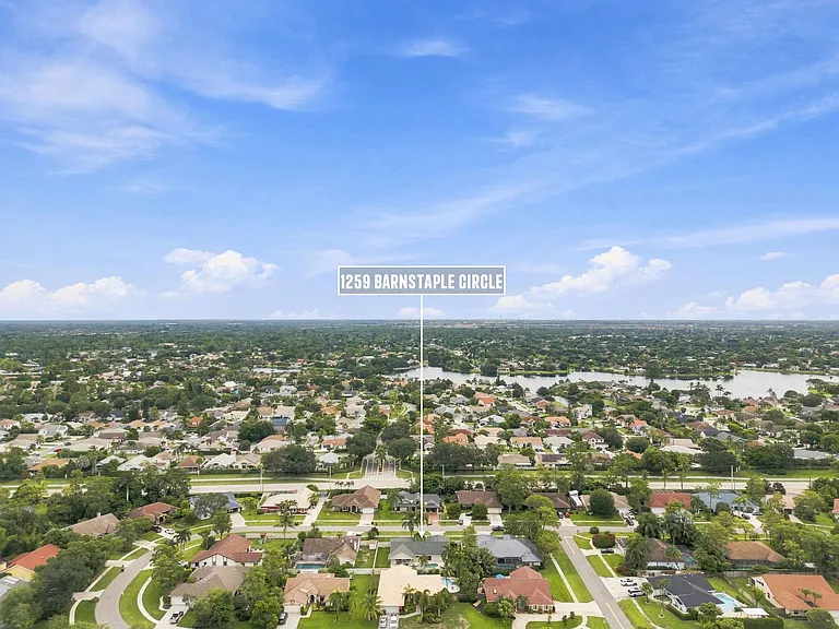 1259 Barnstaple Cir — Photo 46