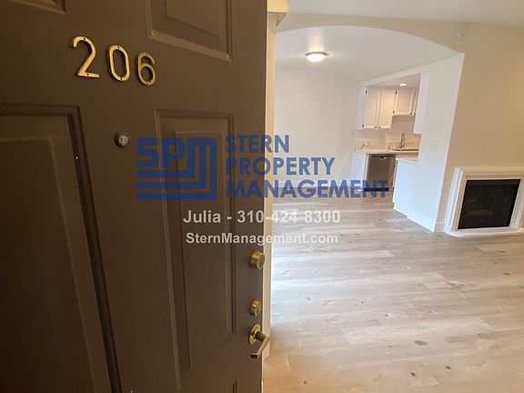 2nd image of 912 N Croft Ave #206