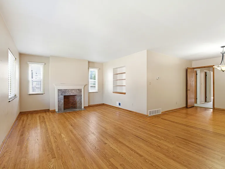 Note the built-ins. Dining area off to the right.