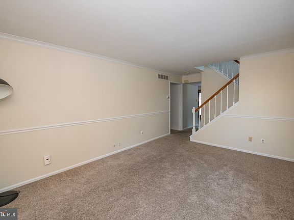 5th image of 13 S Ascot Ct