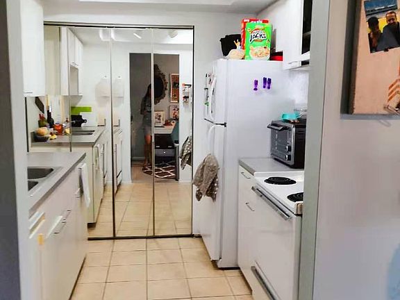 3rd image of 723 115th Ave N #21