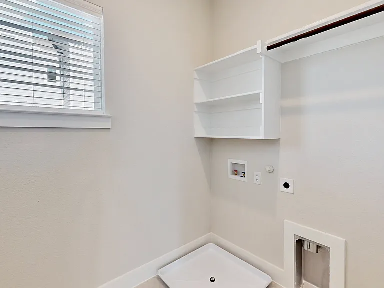 832 Concan Dr — Photo 23