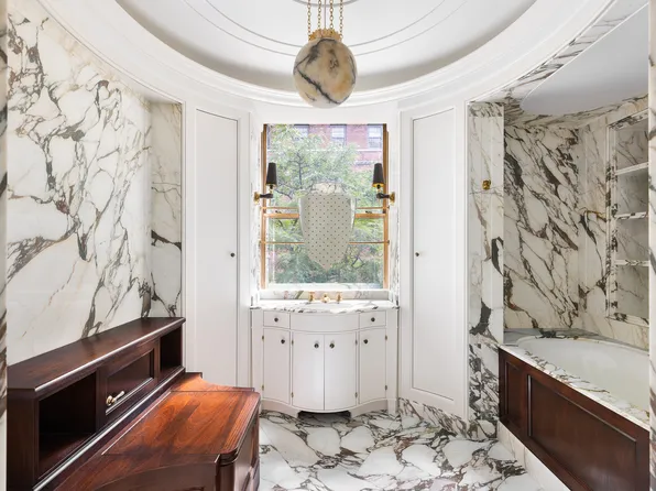 740 Park Avenue image 15 of 23