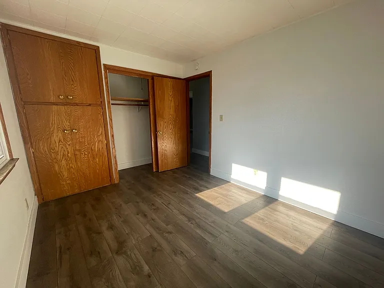 401-403 W Center St — Photo 10