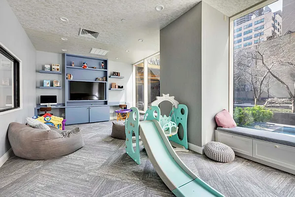 Rented by Compass | media 12