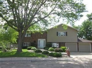 515 Ashmont Rd, Madison, SD 57042