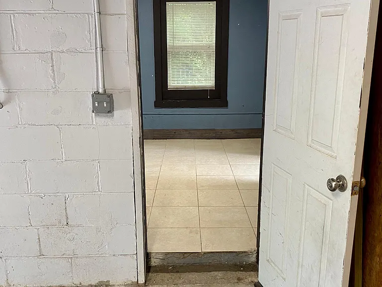 Garage entrance into Laundry room