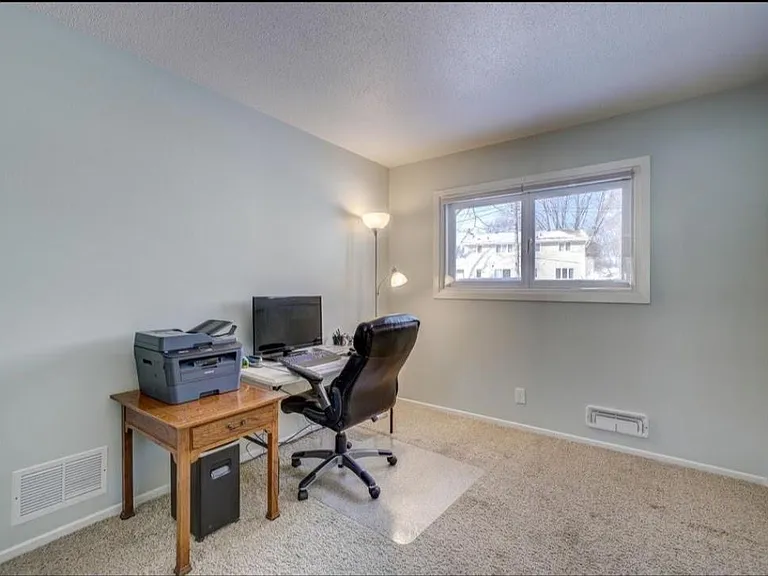 1116 Woodhill Dr — Photo 7