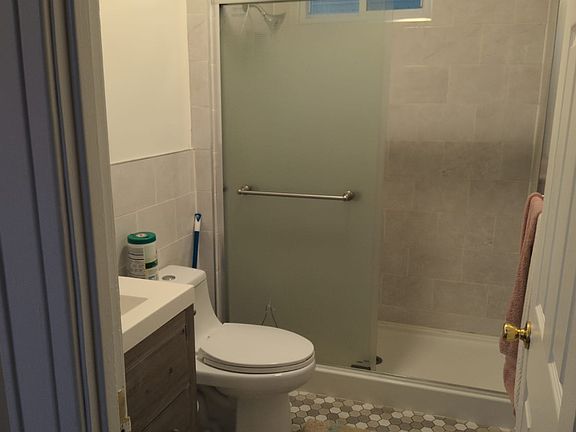 3rd image of 9567 114th St Floor 2