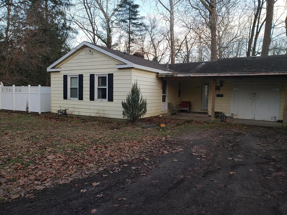 1st image of 105 Hall Ave