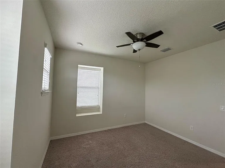 527 Piazza Point — Photo 43