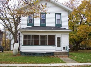 713 1/2 N Clinton St, Albion, MI